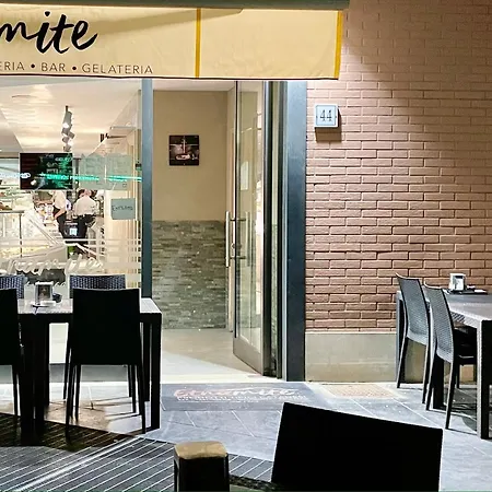 A Due Passi Dal Centro *